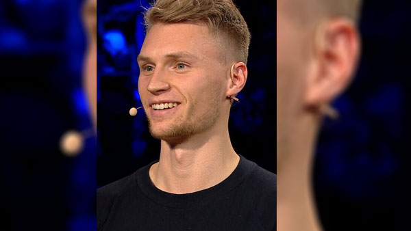 他在场上的 他在场上的